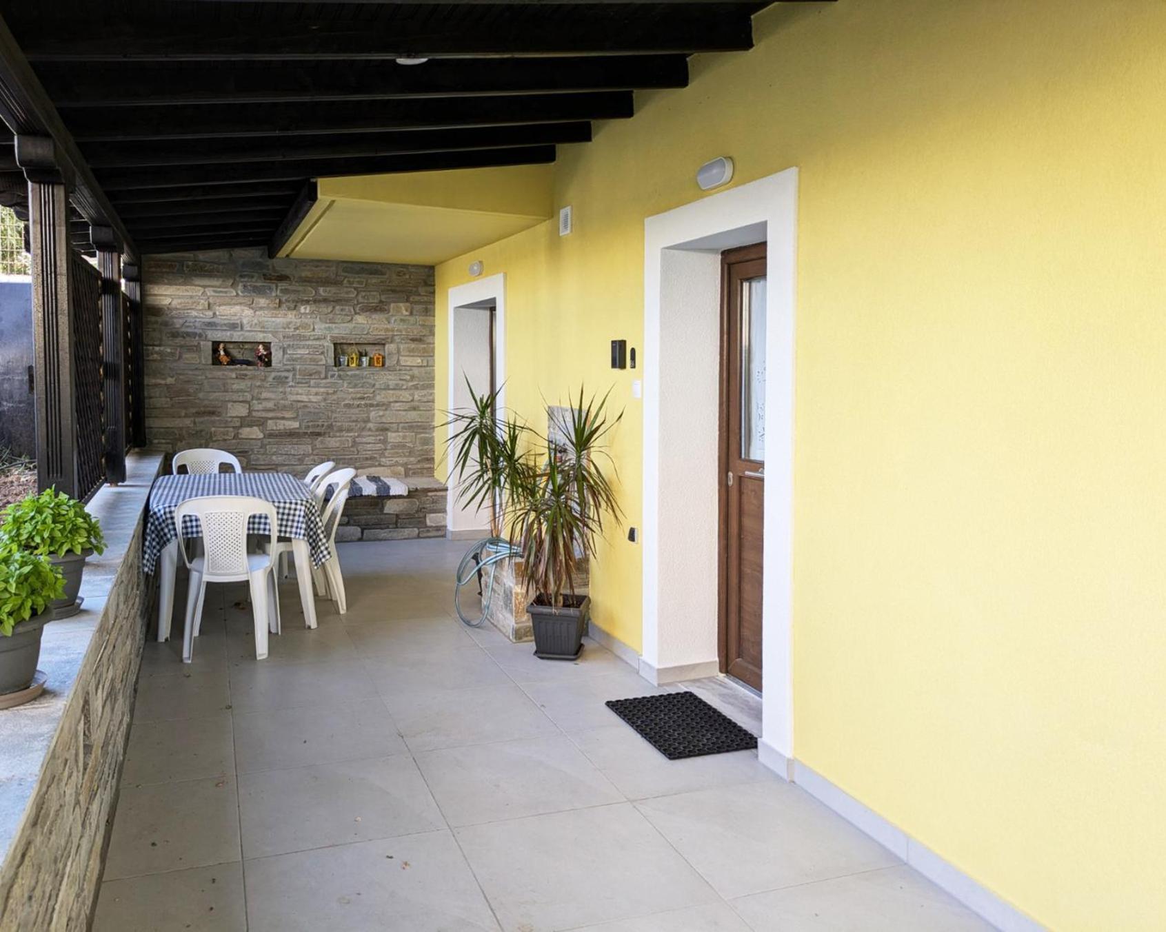 ניקיטי Melina Apartments מראה חיצוני תמונה